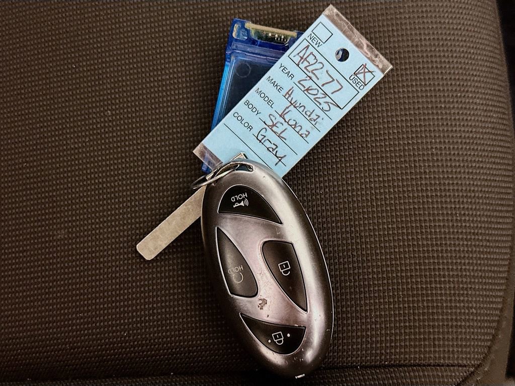 Used 2025 Hyundai Kona SEL image 35