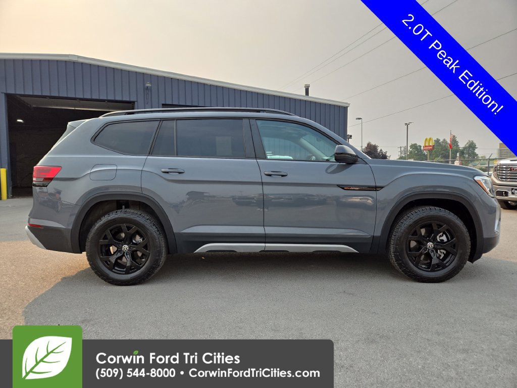 Used 2025 Volkswagen Atlas Peak Edition SE AWD/4WD image 13