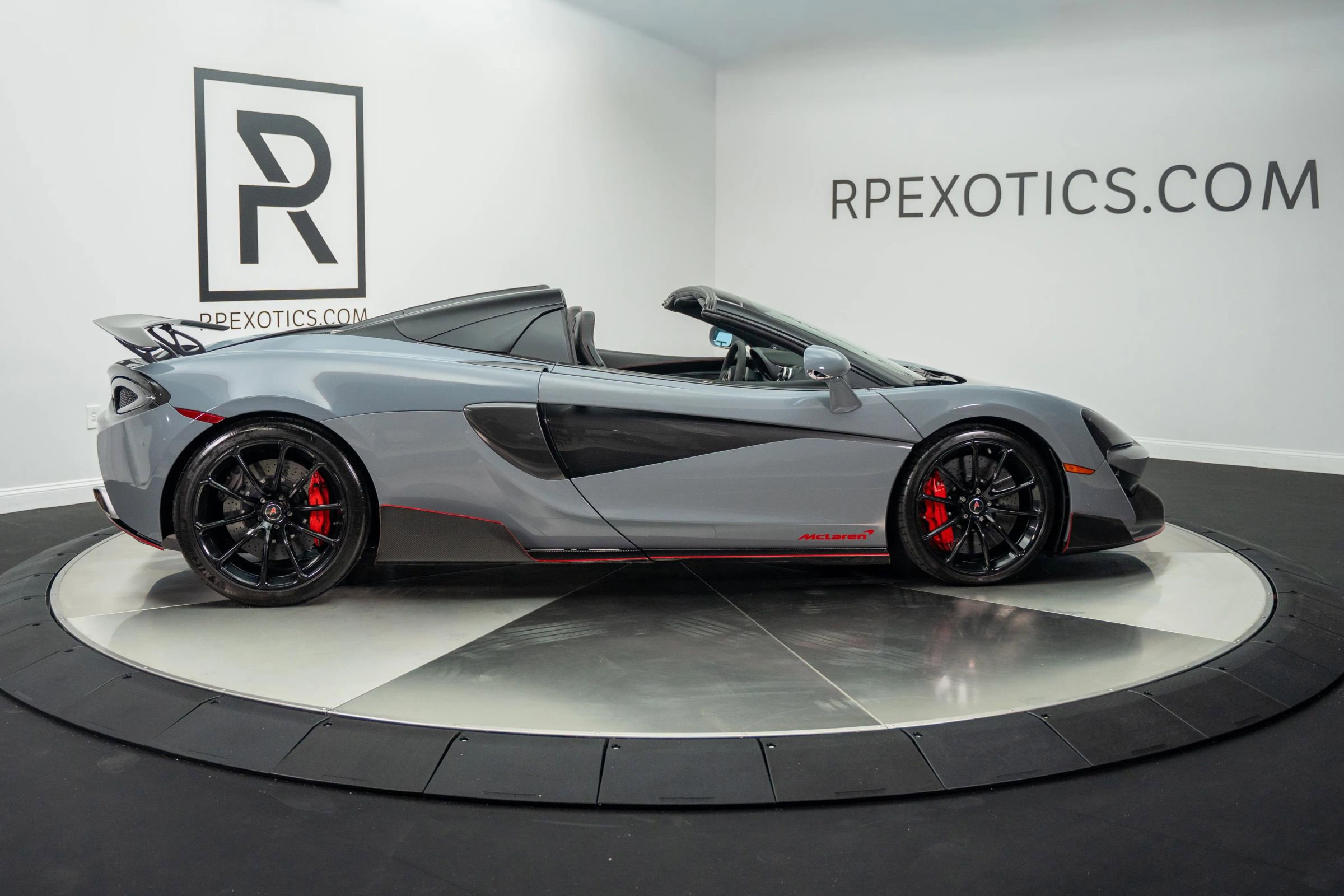Used 2018 McLaren 570S Spider image 18