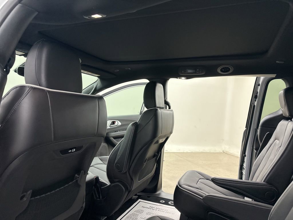 New 2026 Chrysler Pacifica Limited image 24