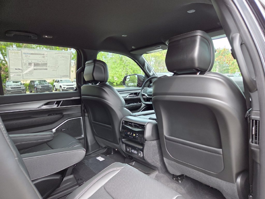 New 2027 Jeep Grand Wagoneer 4WD image 17