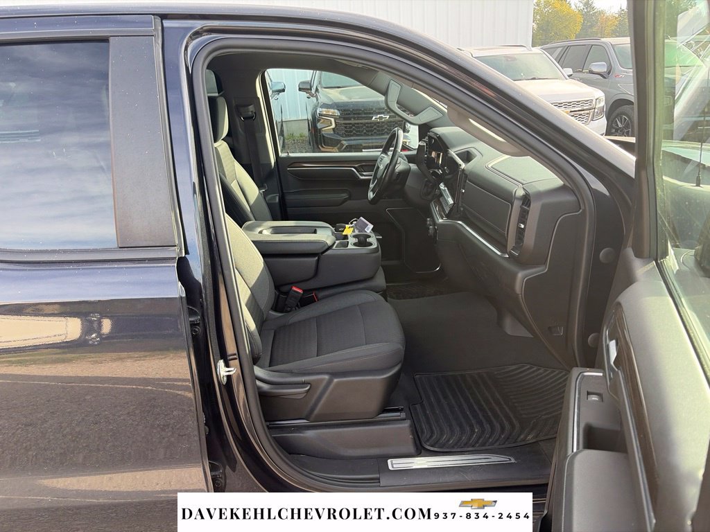 Used 2022 Chevrolet Silverado 1500 LT AWD/4WD image 23