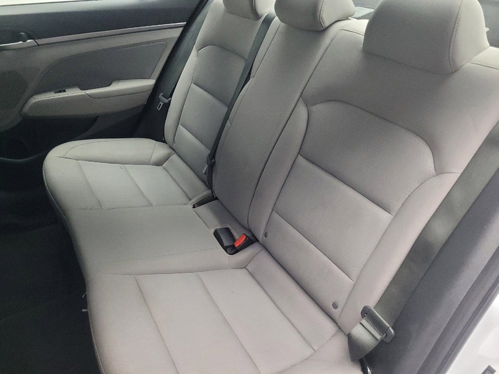 Used 2017 Hyundai Elantra SE image 18
