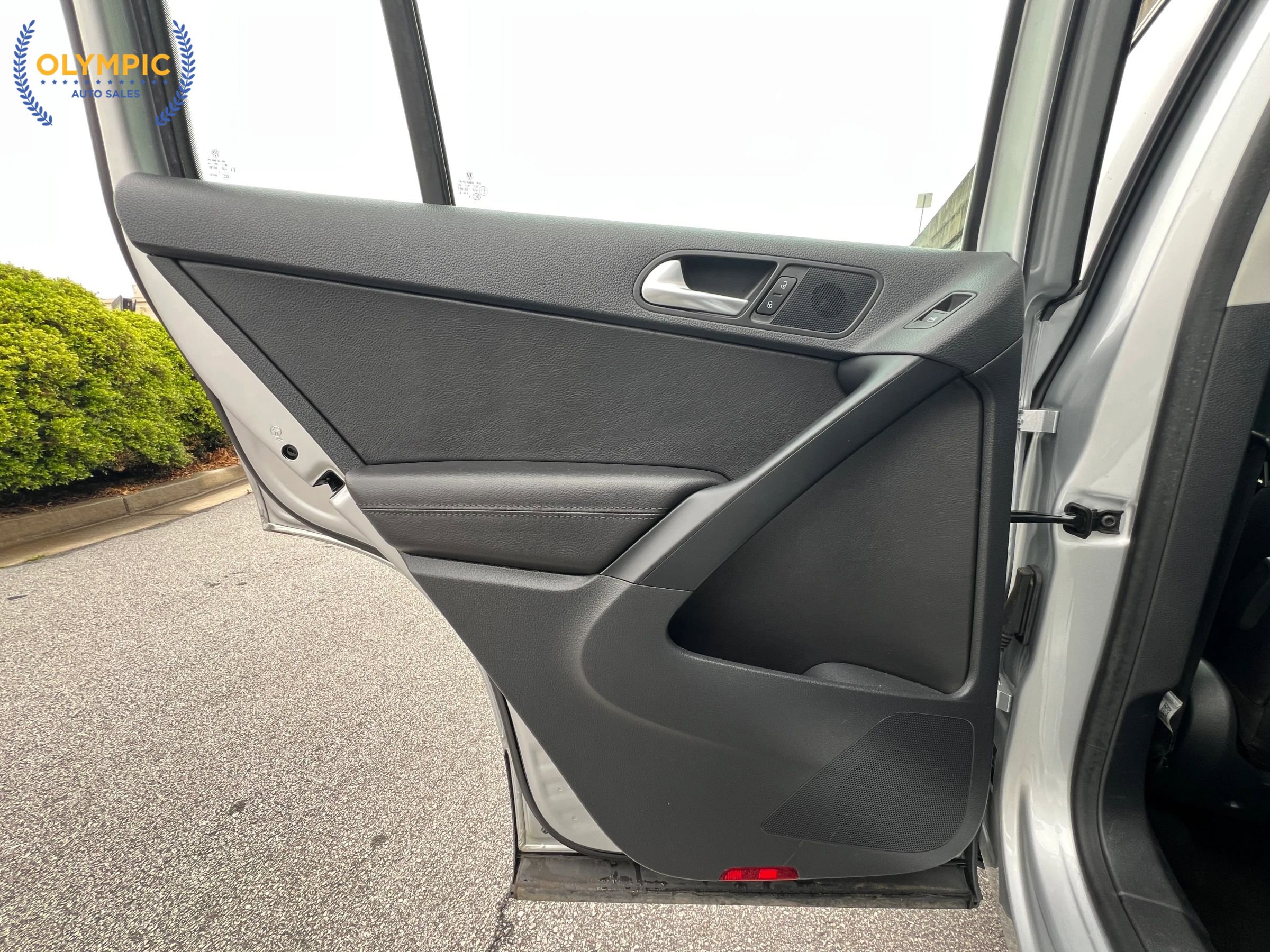 Used 2017 Volkswagen Tiguan S FWD image 45