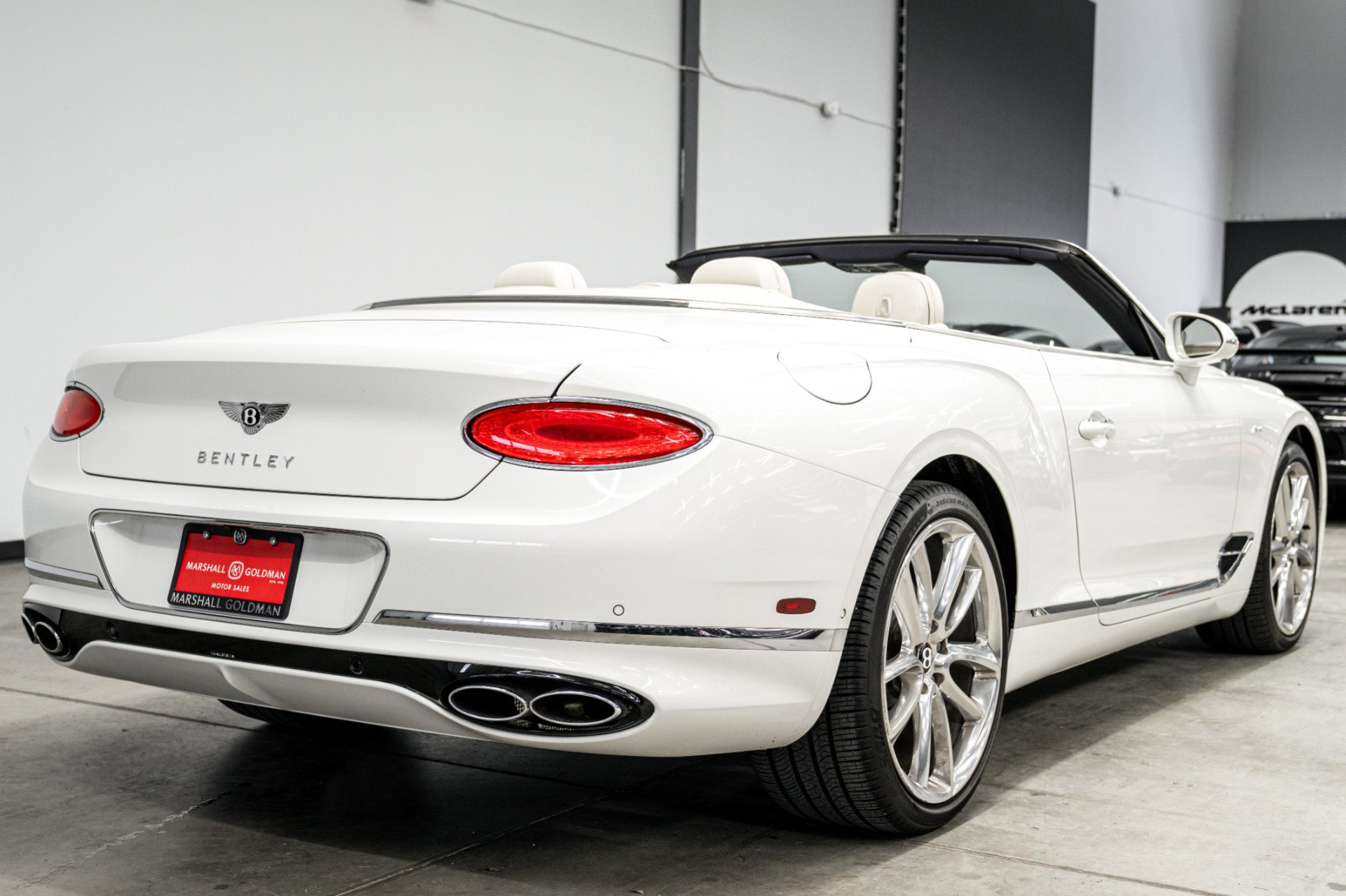 Used 2023 Bentley Continental GT Azure image 8