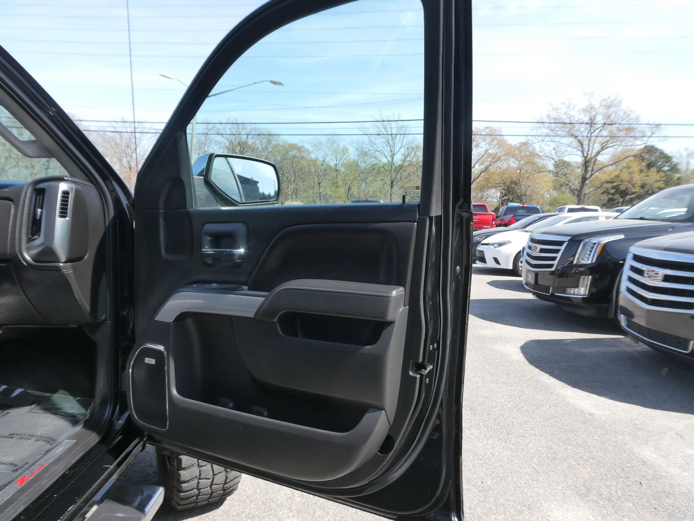 Used 2015 Chevrolet Silverado 2500 LTZ w/ LTZ Plus Package AWD/4WD image 23