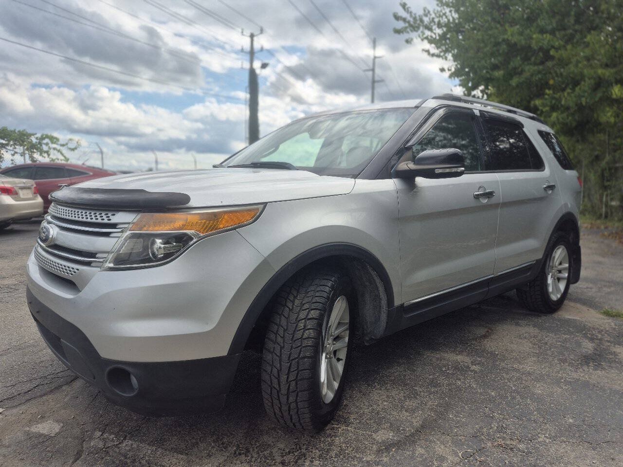 Used 2013 Ford Explorer XLT AWD/4WD image 3