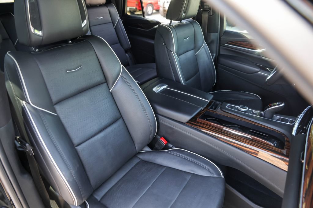 Used 2023 Cadillac Escalade Premium Luxury image 33