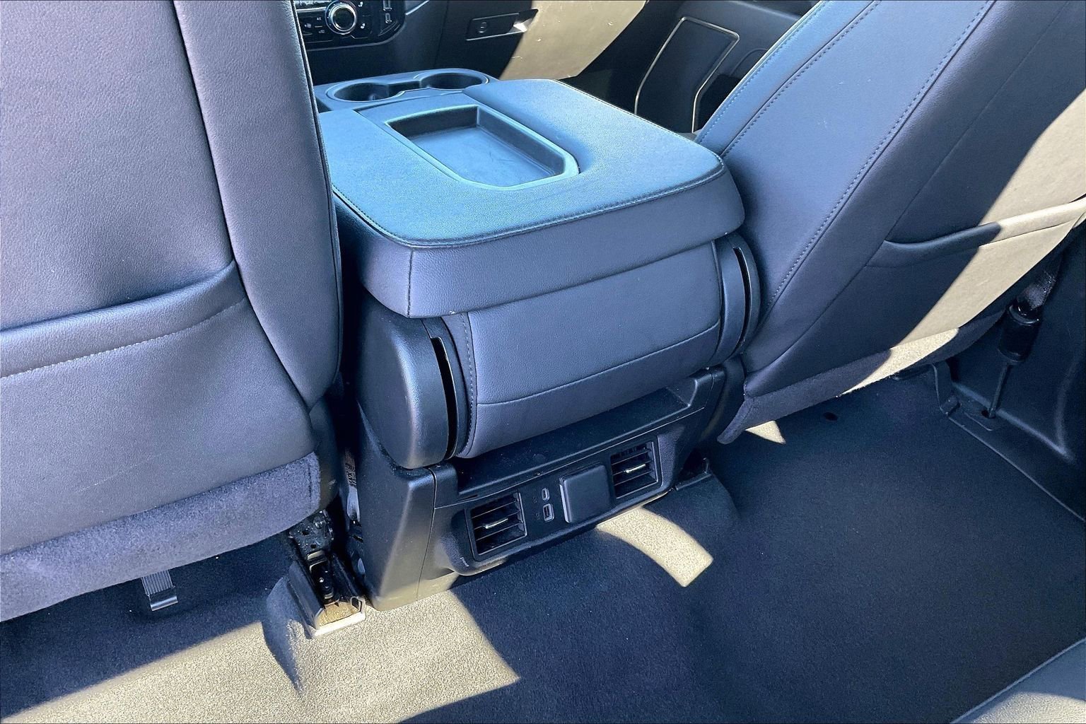 Used 2025 GMC Sierra 1500 SLT image 11