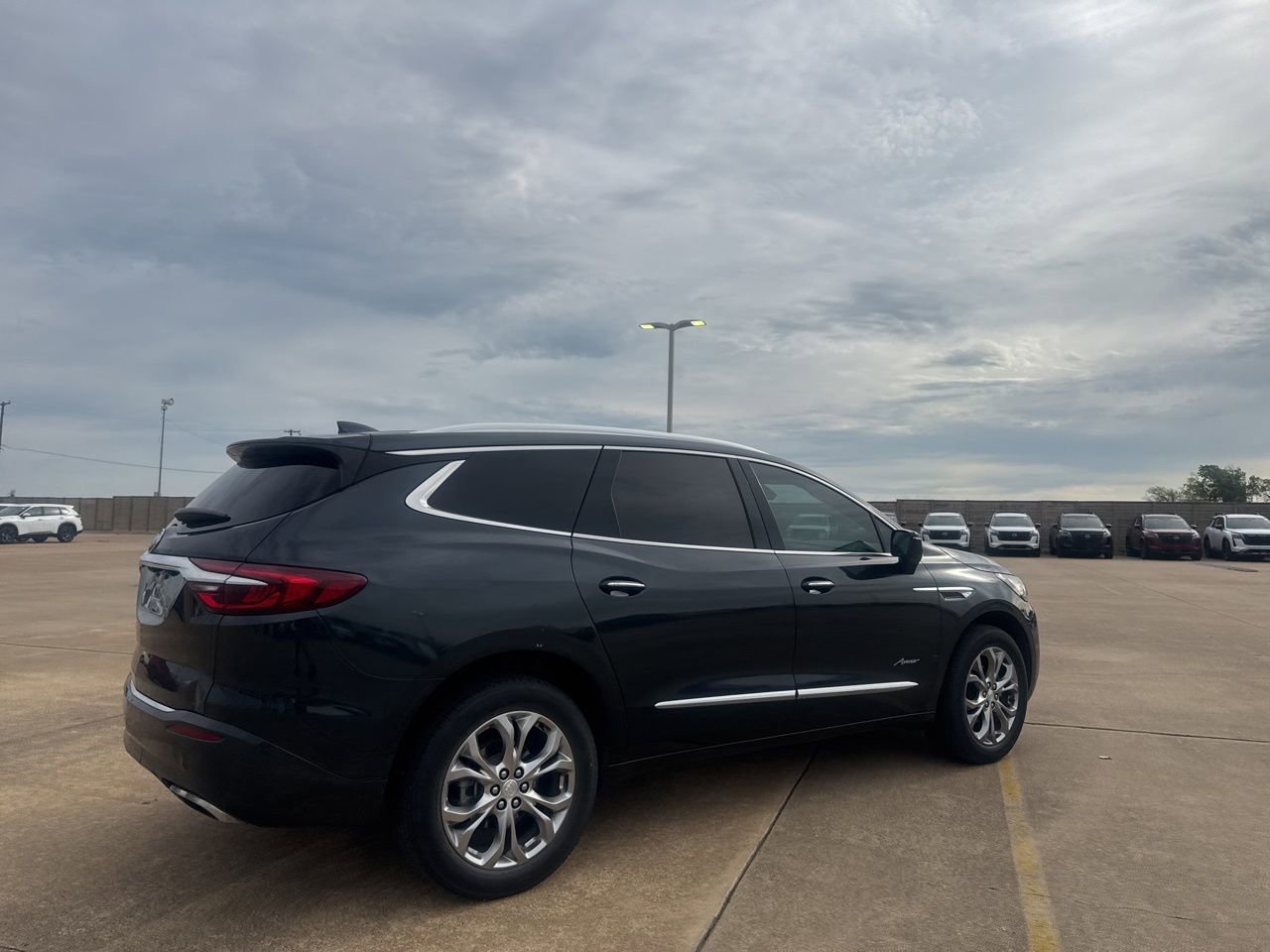 Used 2020 Buick Enclave Avenir w/ Avenir Technology Package FWD image 23