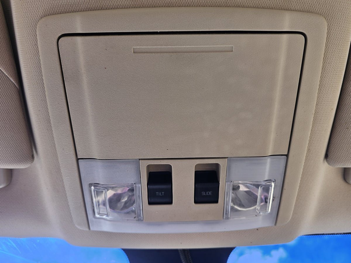 Used 2013 Ford Taurus Limited FWD image 23