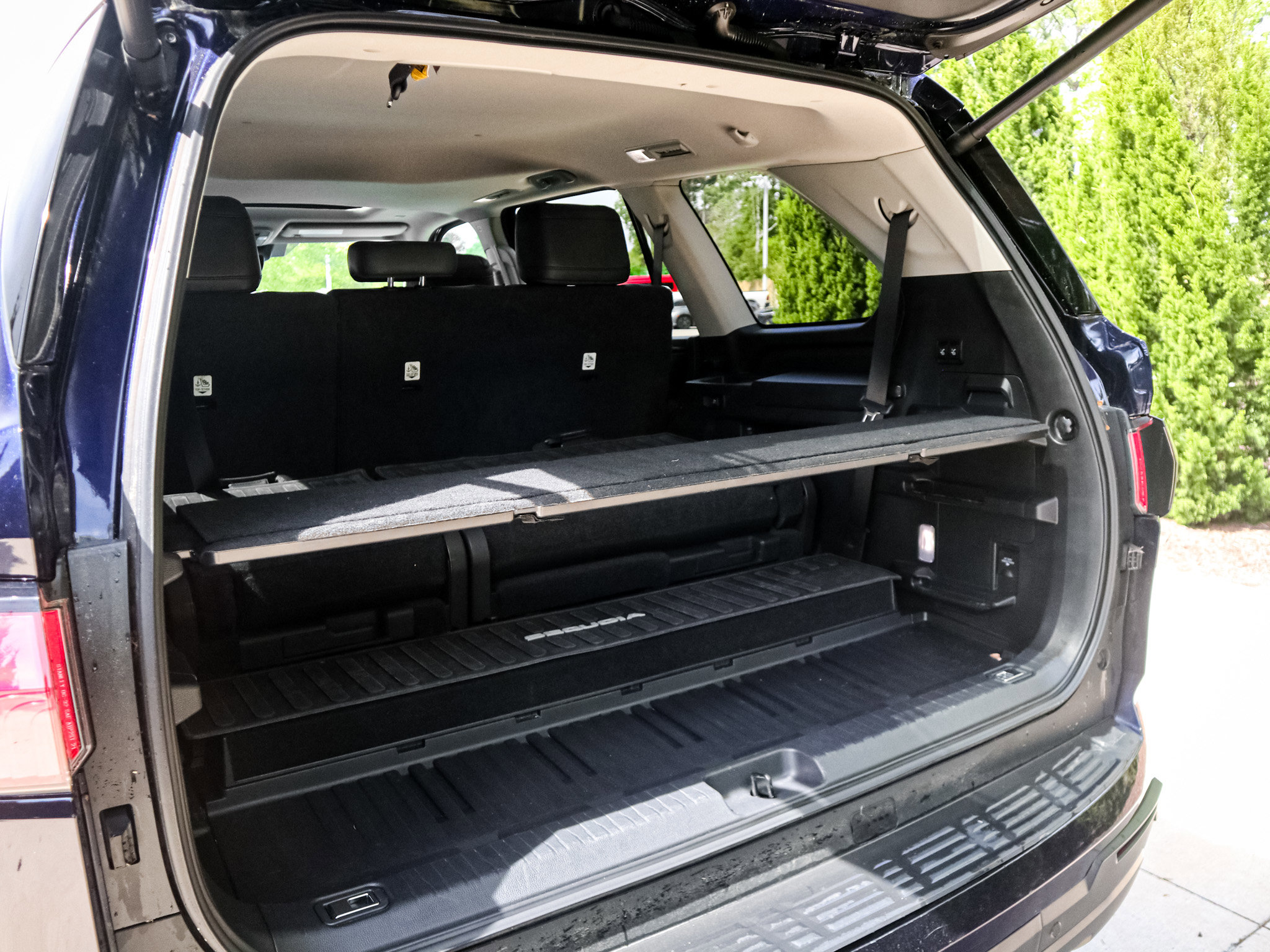 Used 2024 Toyota Sequoia SR5 w/ SR5 Premium Package AWD/4WD image 32