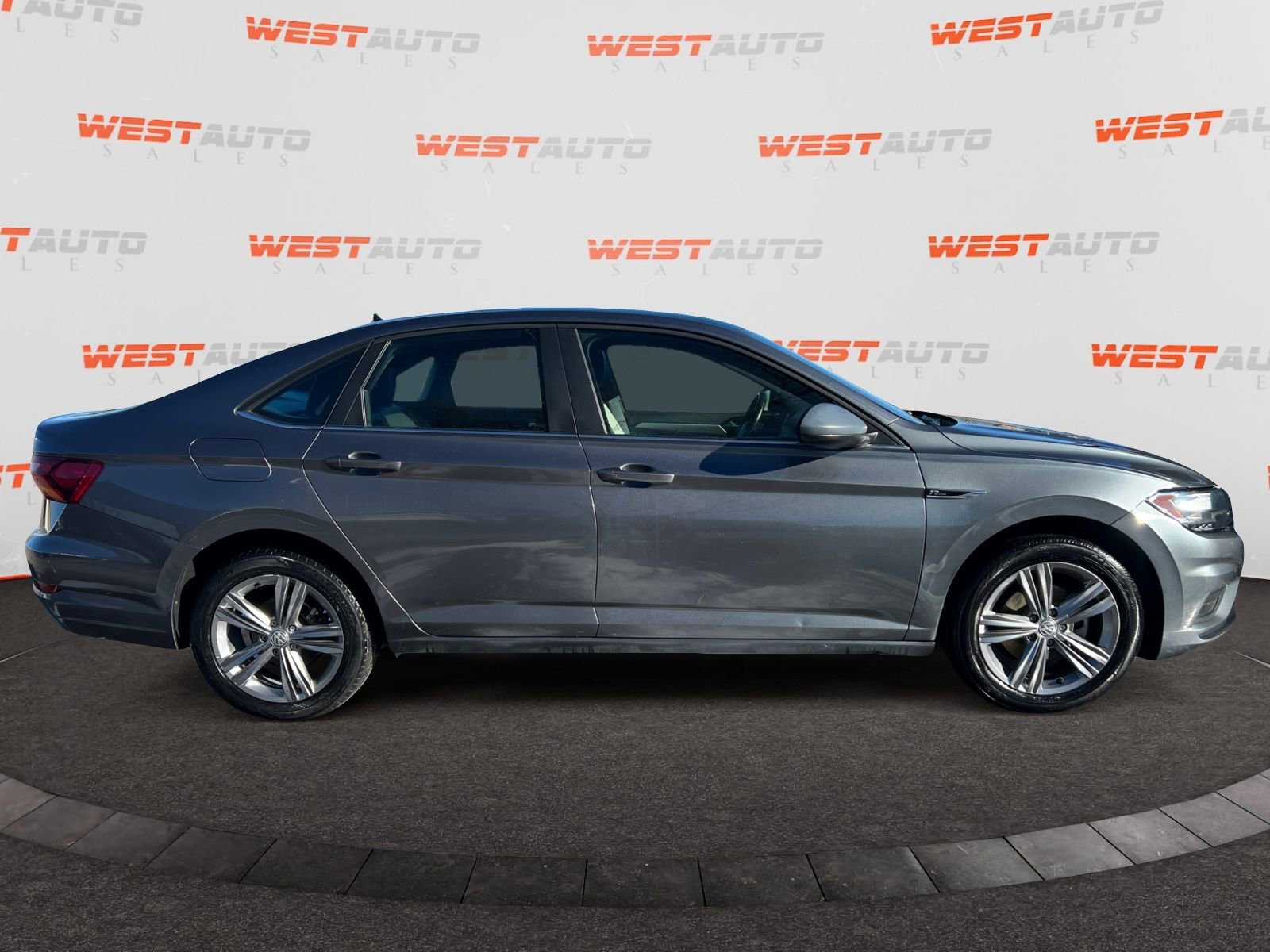 Used 2019 Volkswagen Jetta R-Line image 6