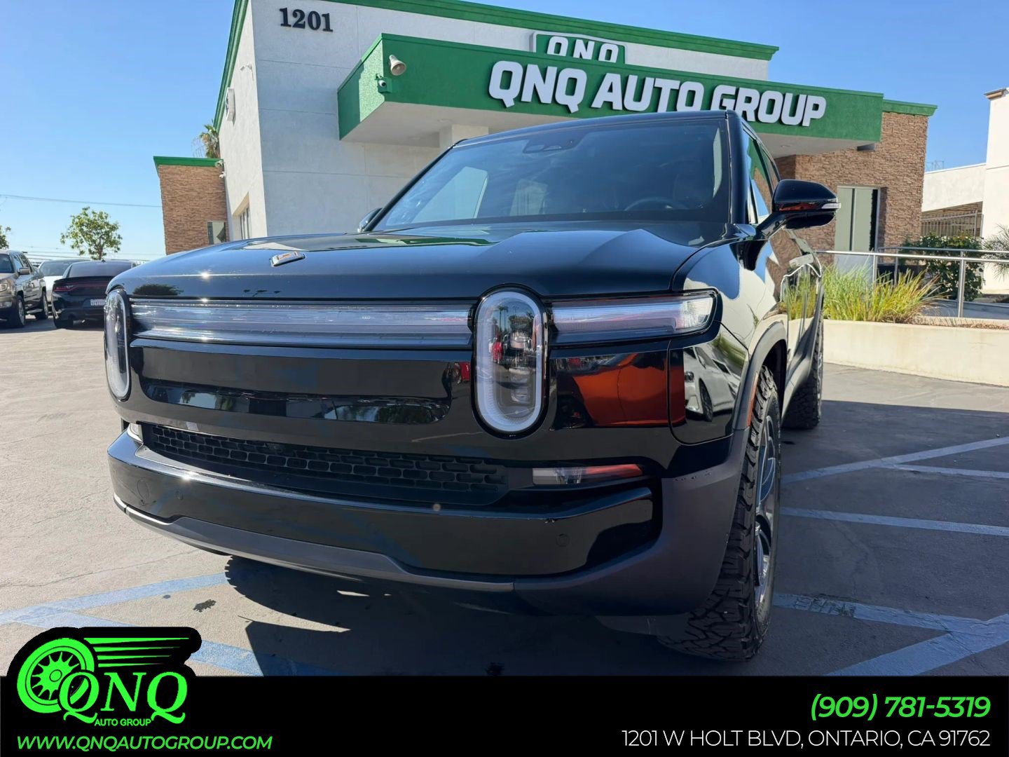 Used 2025 Rivian R1S Adventure Dual AWD/4WD image 1