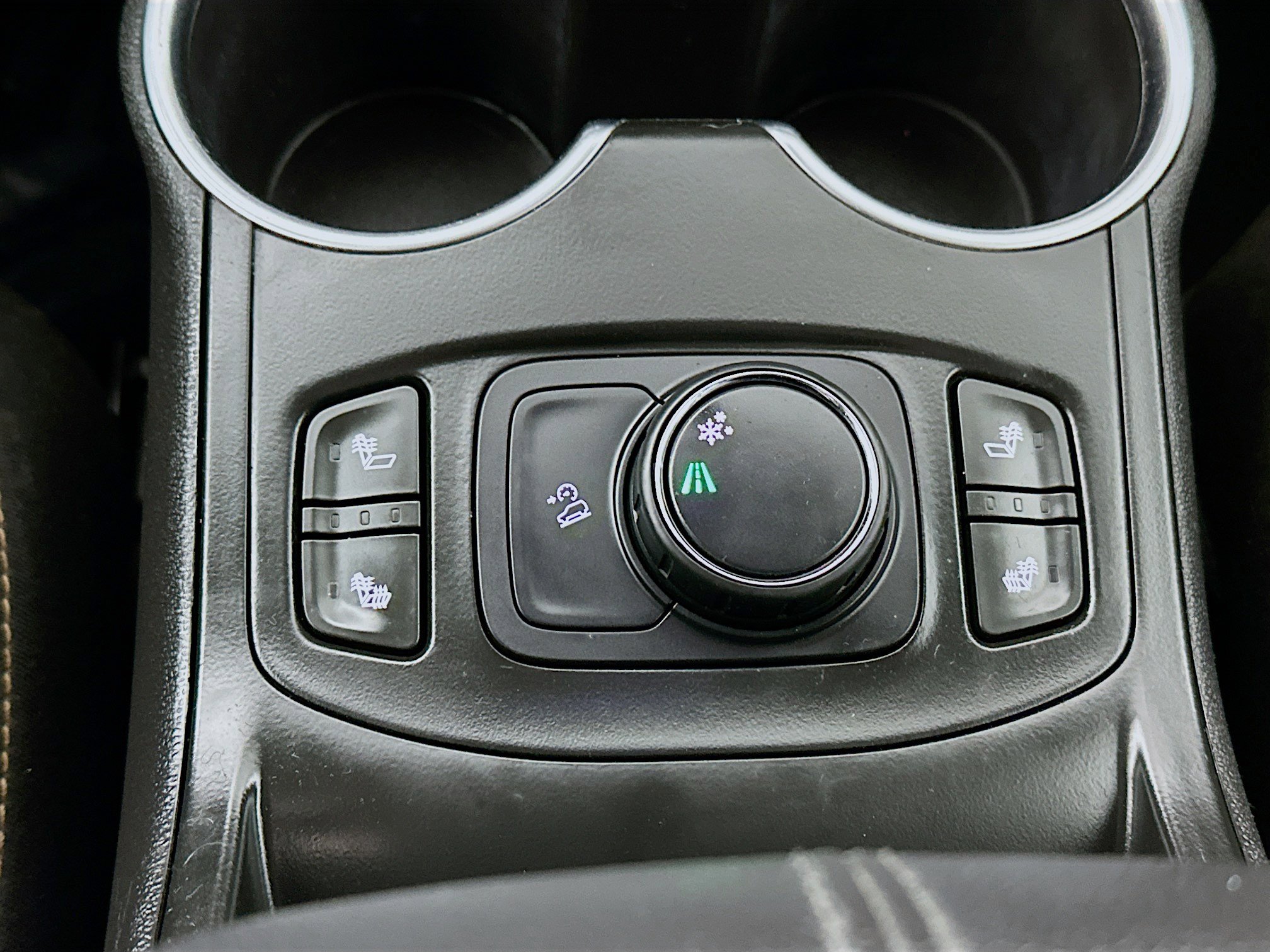 Used 2019 GMC Terrain SLE w/ Driver Convenience Package image 16