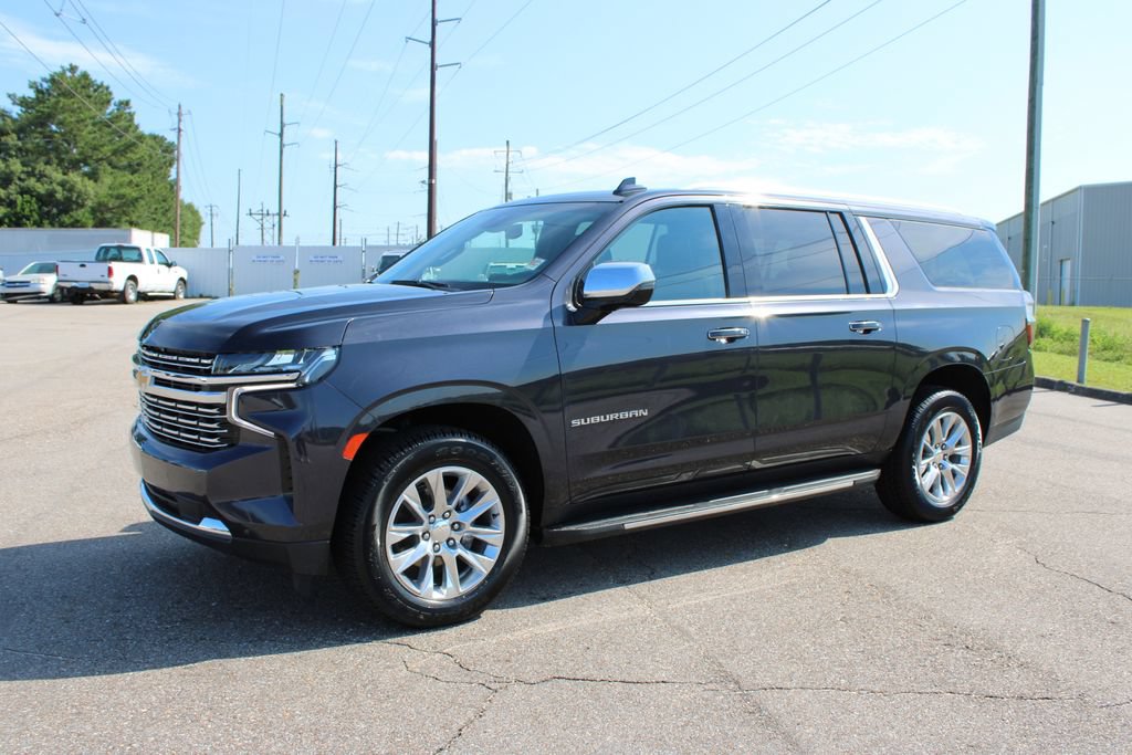 Used 2024 Chevrolet Suburban Premier RWD image 2