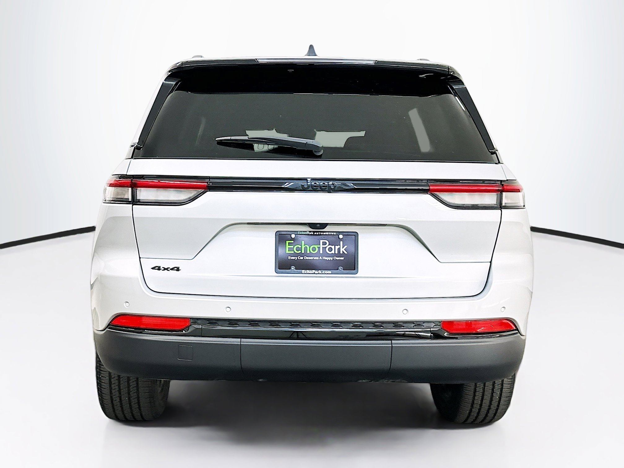 Used 2023 Jeep Grand Cherokee Altitude image 7