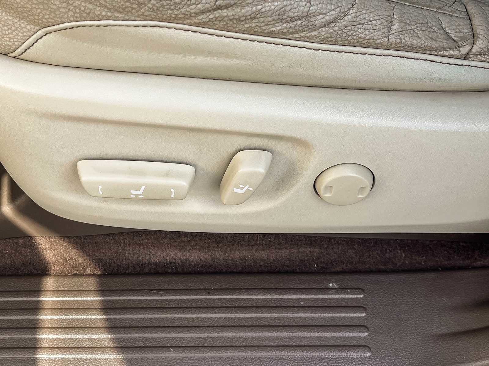 Used 2016 Lexus GX 460 w/ Premium Package image 21