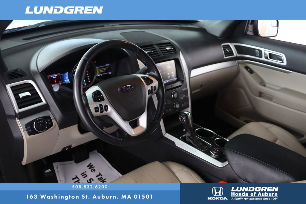 Used 2014 Ford Explorer XLT w/ Equipment Group 202A AWD/4WD image 8