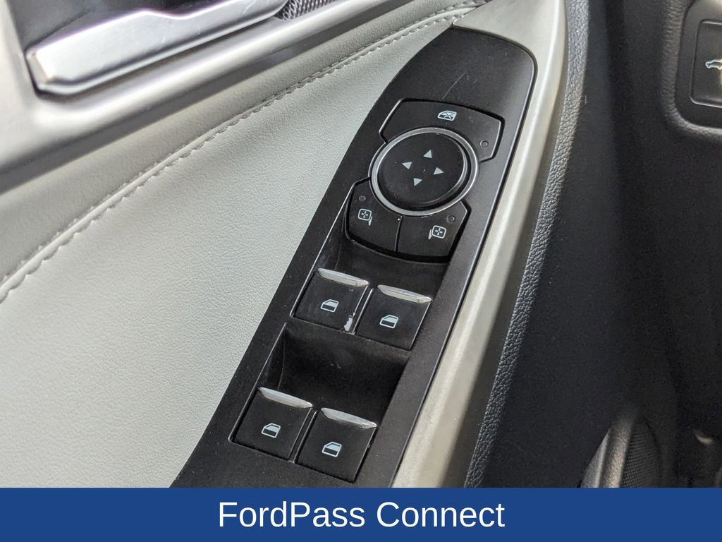 Used 2021 Ford Explorer XLT image 24