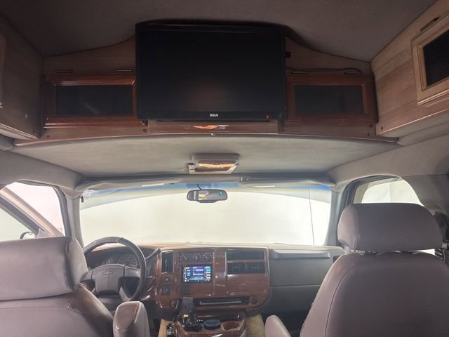 Used 2003 Chevrolet Express 1500 w/ Preferred Equipment Group 4 RWD image 18