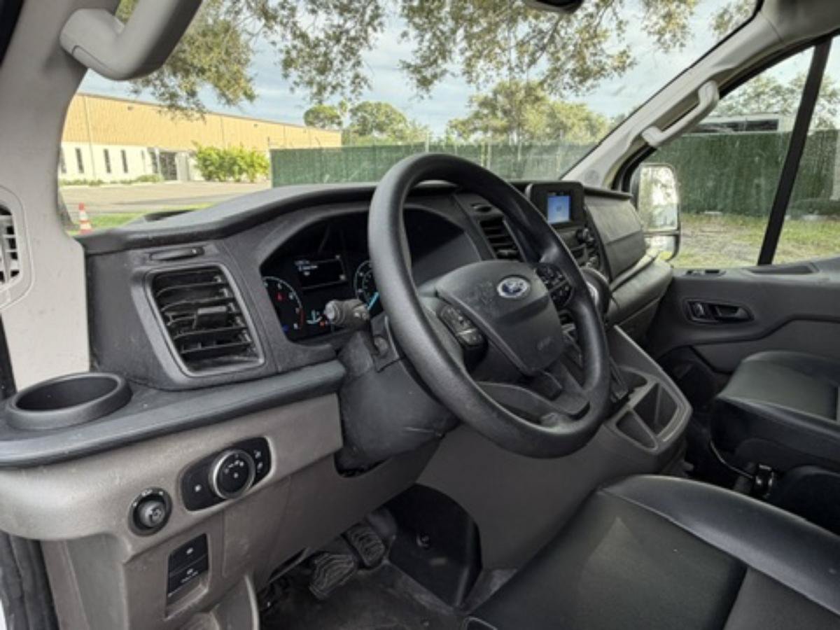 Used 2024 Ford Transit 250 Low Roof w/ Exterior Upgrade Package RWD image 10
