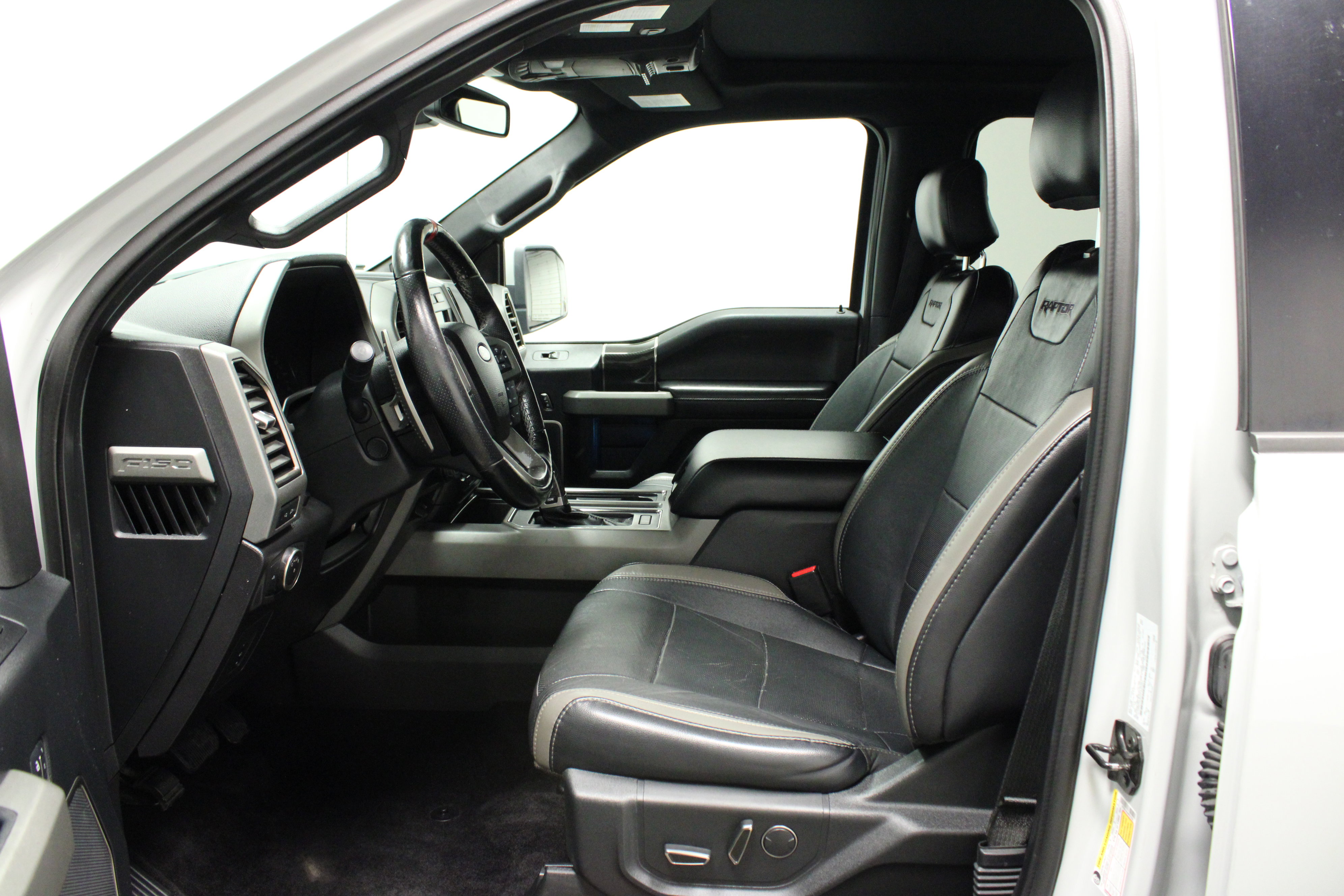 Used 2017 Ford F150 Raptor w/ Equipment Group 802A Luxury image 19