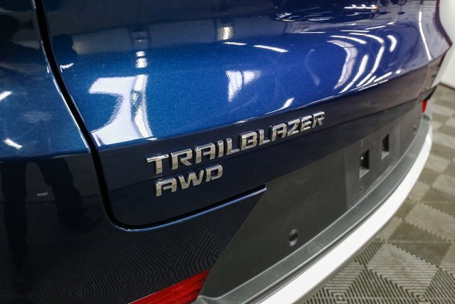 Used 2021 Chevrolet TrailBlazer LT w/ Convenience Package image 9