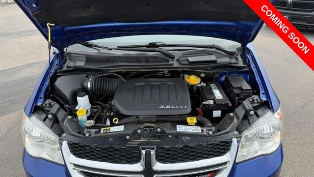 Used 2018 Dodge Grand Caravan SE w/ UConnect Hands-Free Group image 11