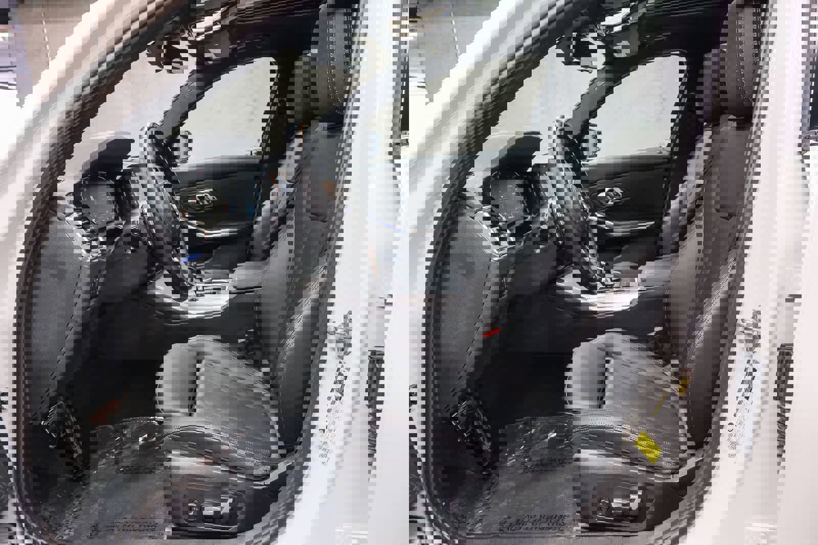 Used 2022 BMW 330i Sedan w/ M Sport Package RWD image 26