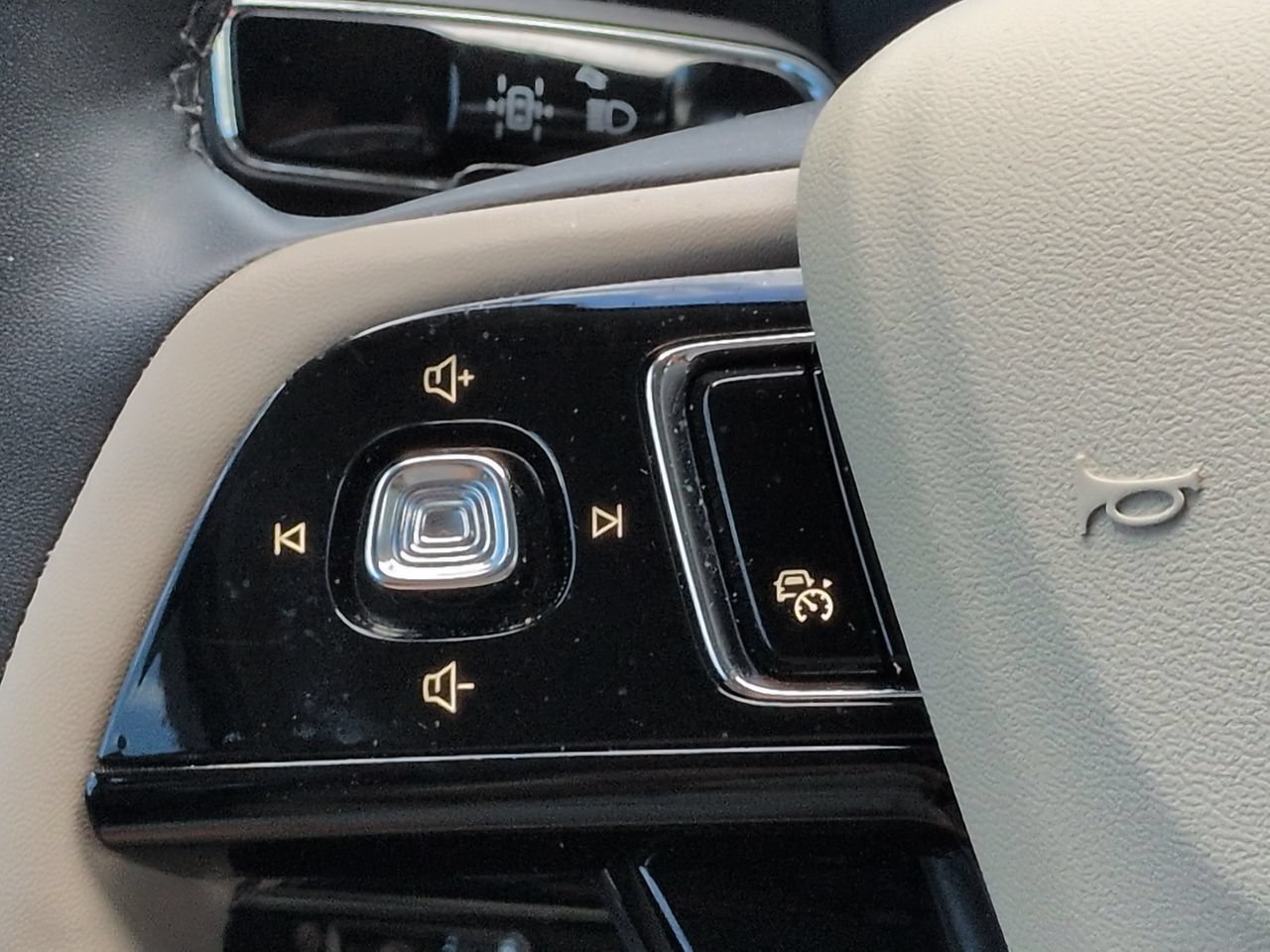 Used 2026 Lincoln Corsair Premiere FWD image 24