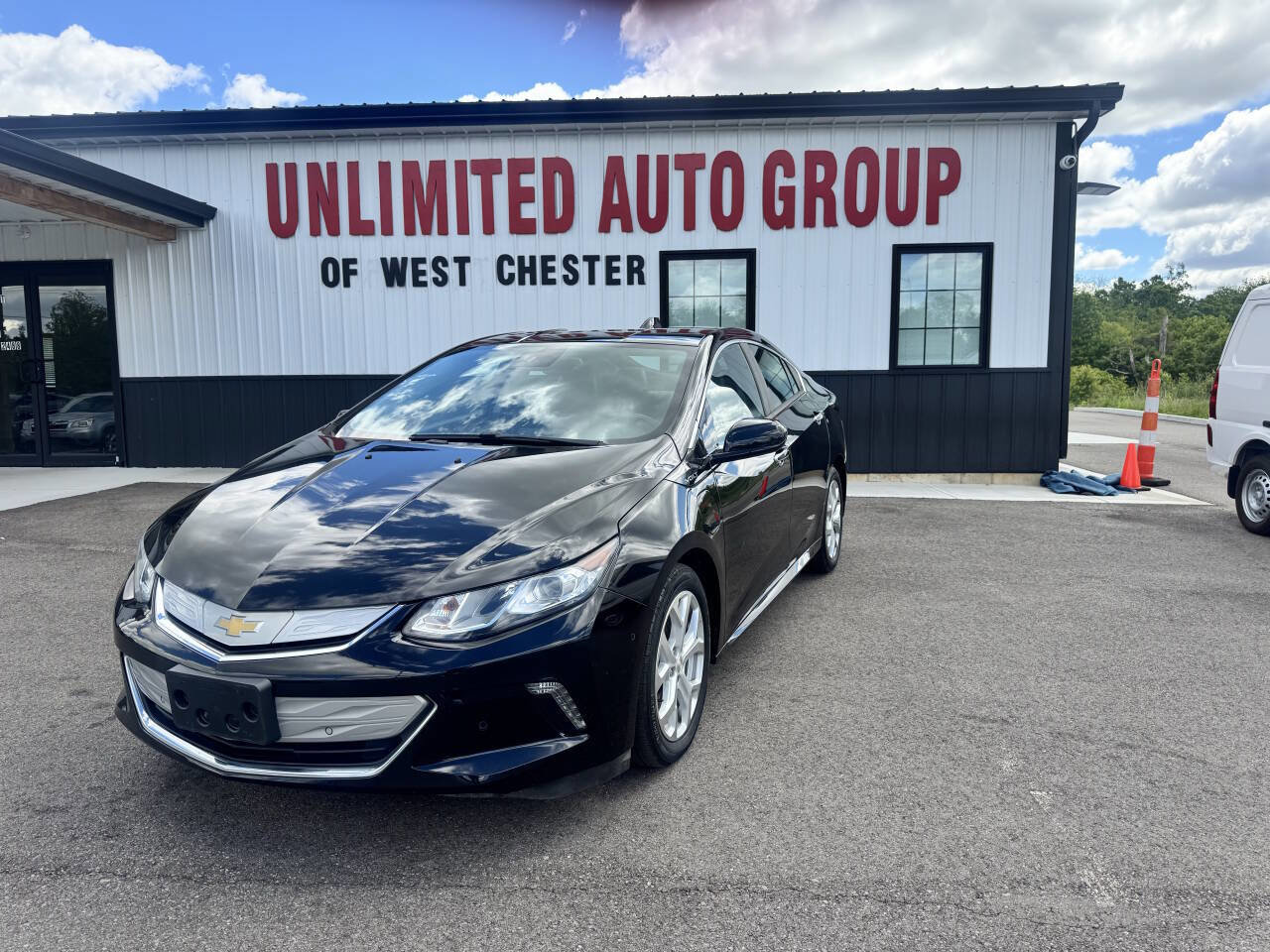 Used 2018 Chevrolet Volt Premier w/ Driver Confidence Package FWD image 1