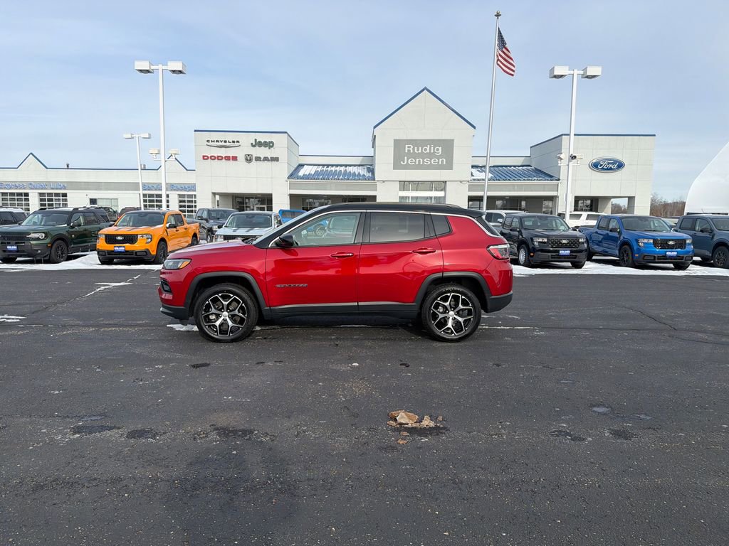 Used 2024 Jeep Compass Limited image 2