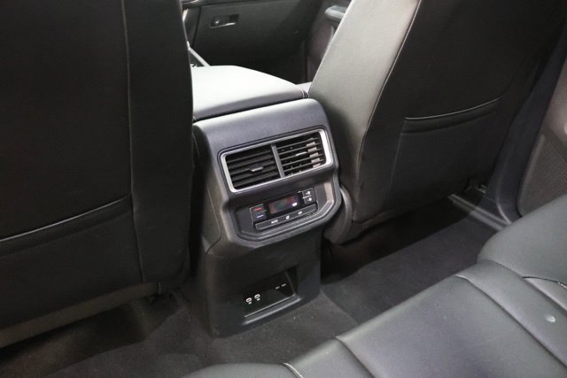 Used 2025 Volkswagen Atlas SE AWD/4WD image 31
