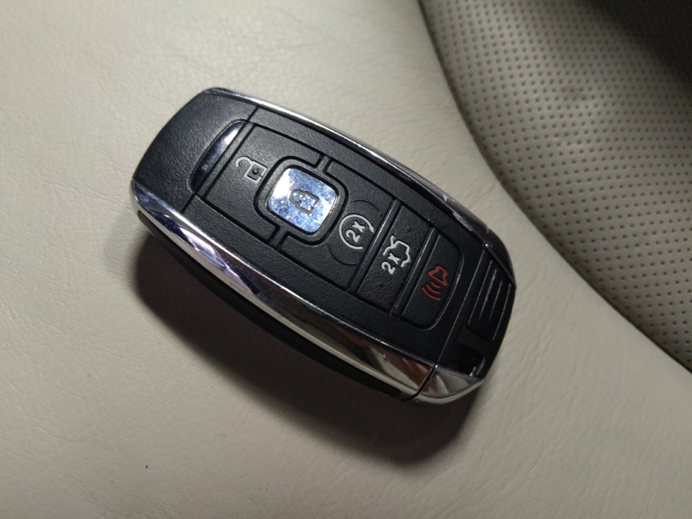 Used 2018 Lincoln MKC Select w/ Select Plus Package FWD image 32