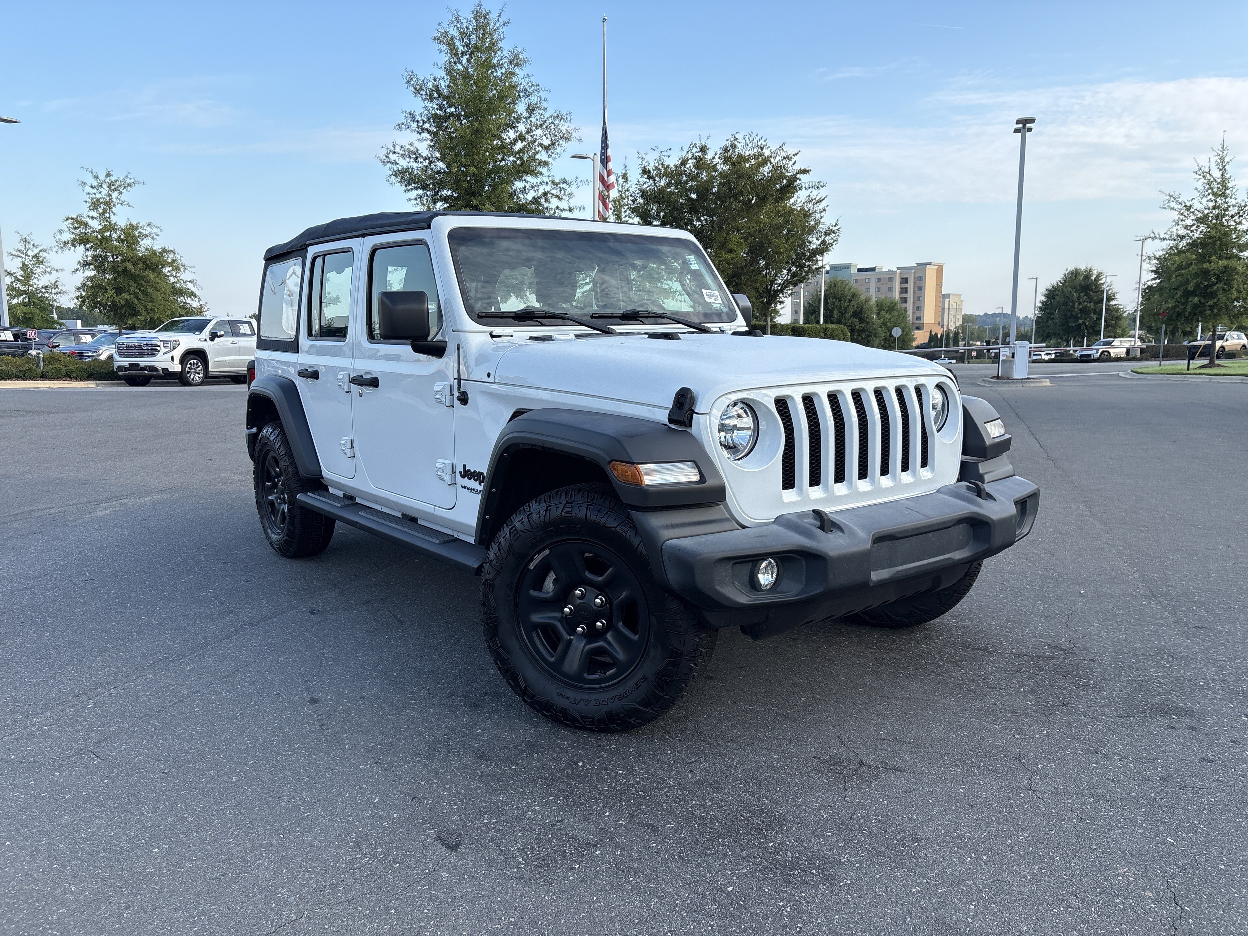 Used 2022 Jeep Wrangler Unlimited Sport AWD/4WD image 2