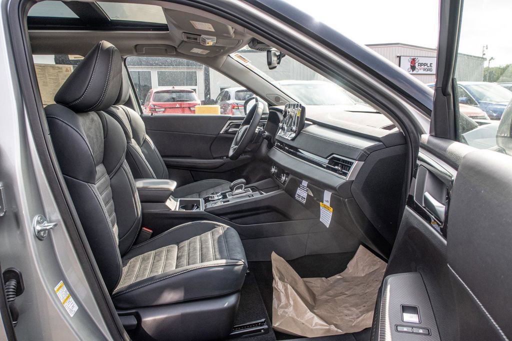 New 2024 Mitsubishi Outlander 4WD Plug-In Hybrid image 22