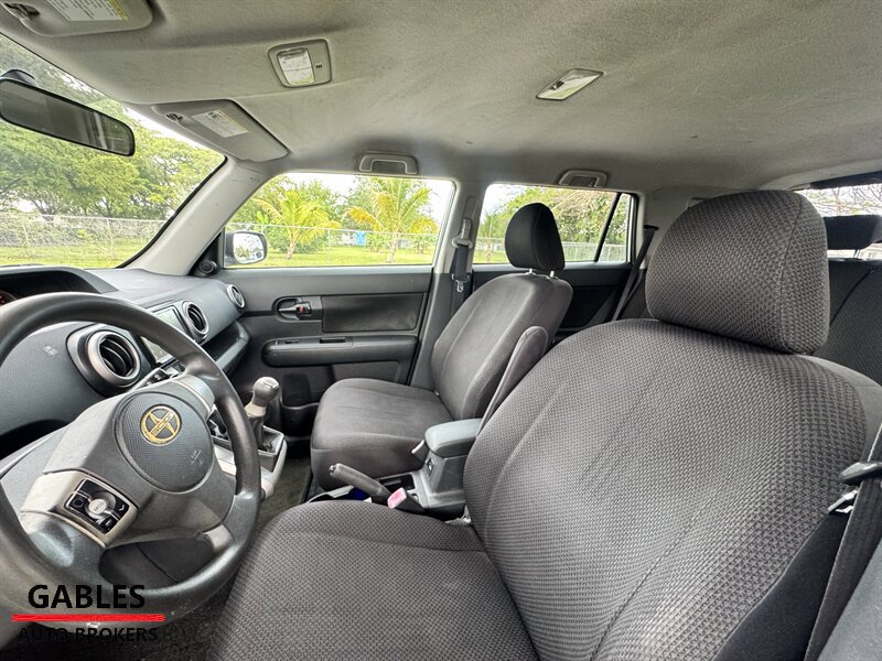 Used 2009 Scion xB FWD image 22