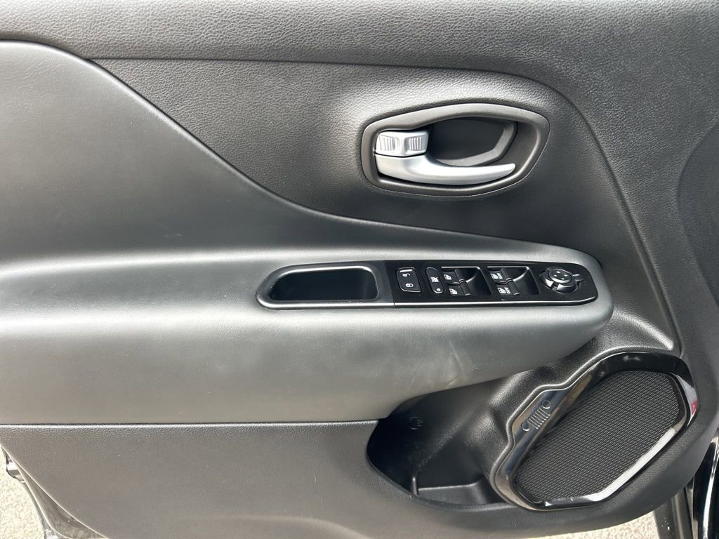 Used 2020 Jeep Renegade Altitude image 18