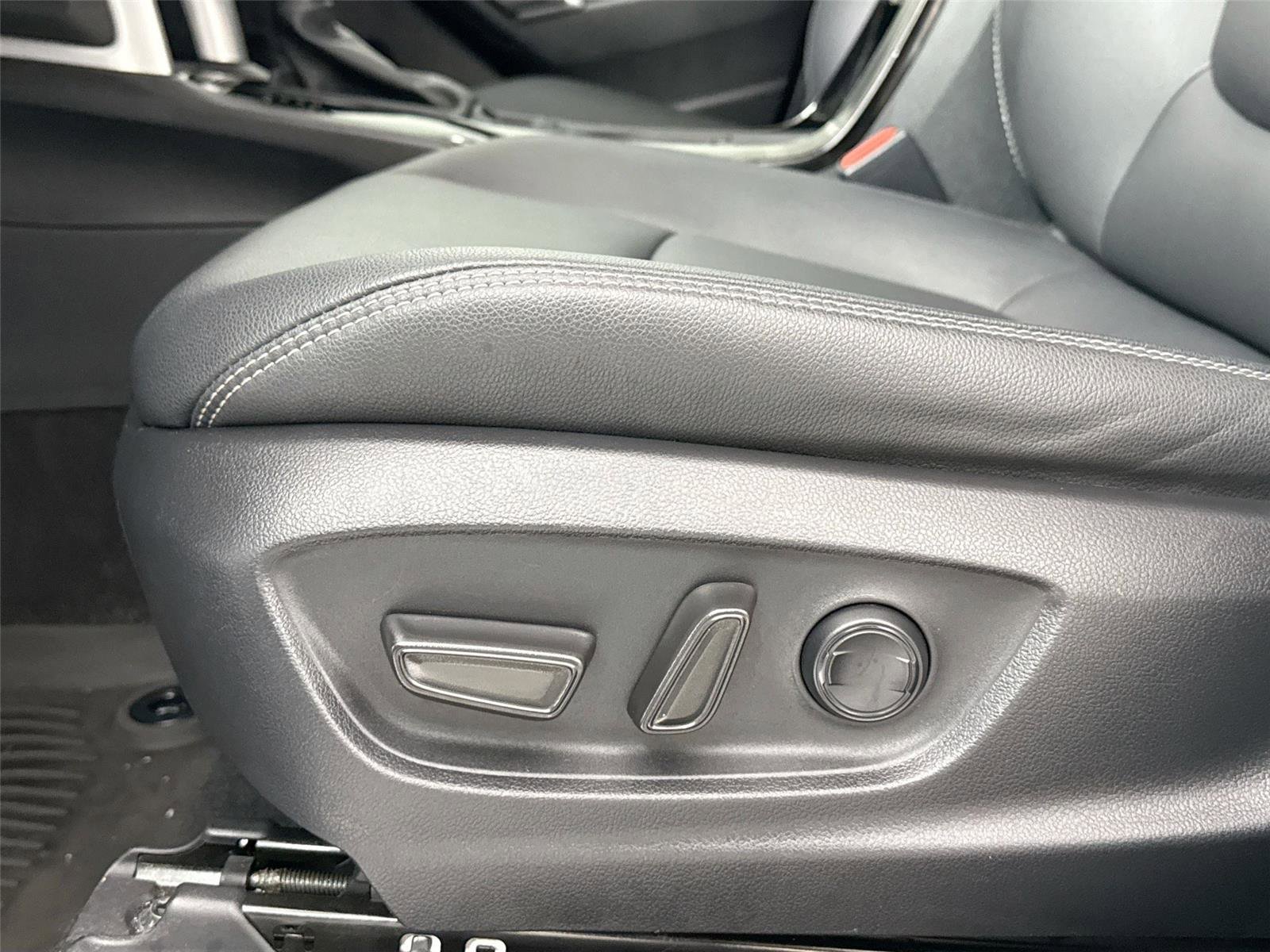 Certified 2023 Toyota Corolla Cross XLE w/ Convenience Package image 29