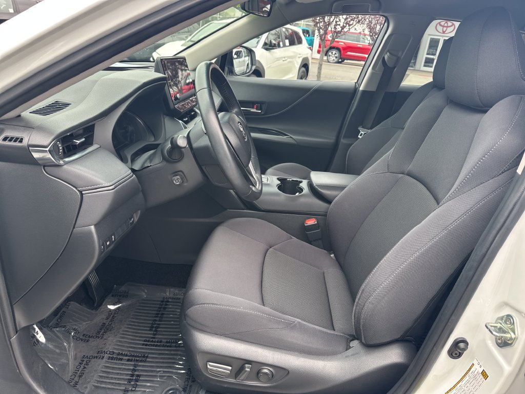 Certified 2024 Toyota Venza LE AWD/4WD image 12