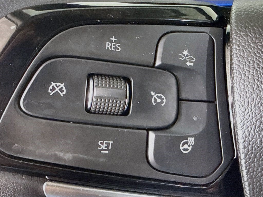 Used 2024 Buick Enclave Essence w/ Technology Package FWD image 13