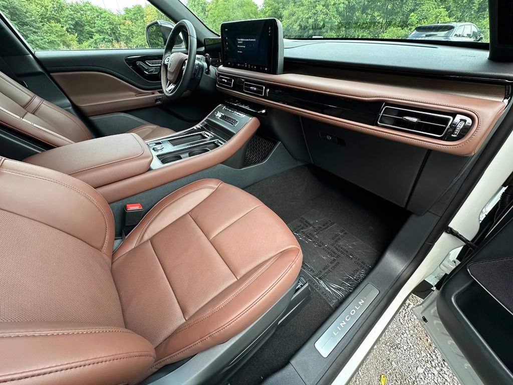 New 2026 Lincoln Aviator Reserve w/ Jet Appearance Package AWD/4WD image 23