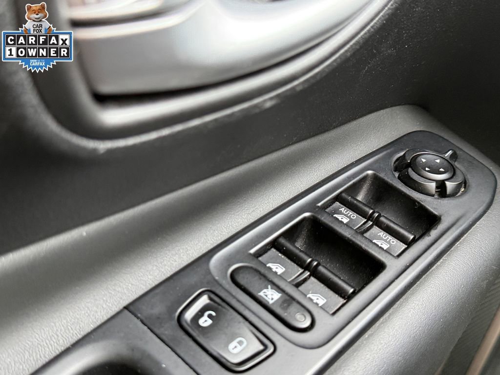 Certified 2023 Jeep Renegade Latitude AWD/4WD image 28