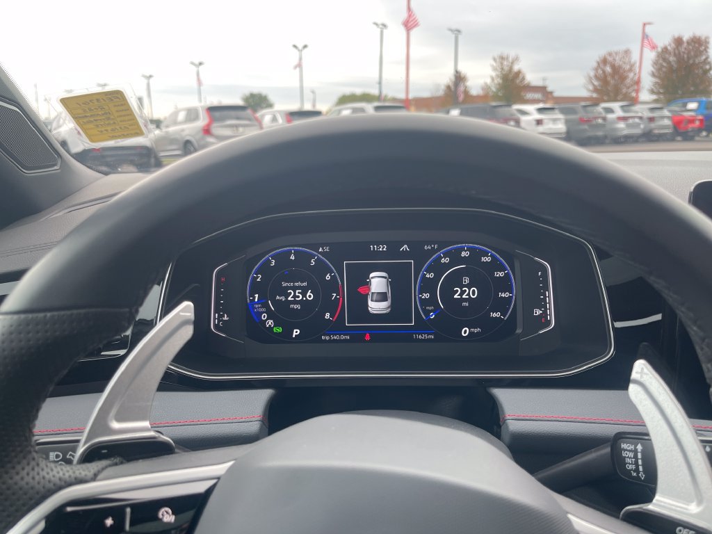 Used 2025 Volkswagen Jetta GLI Autobahn FWD image 24