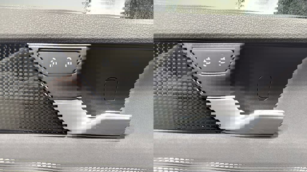 New 2026 Volkswagen Tiguan SE R-Line image 15