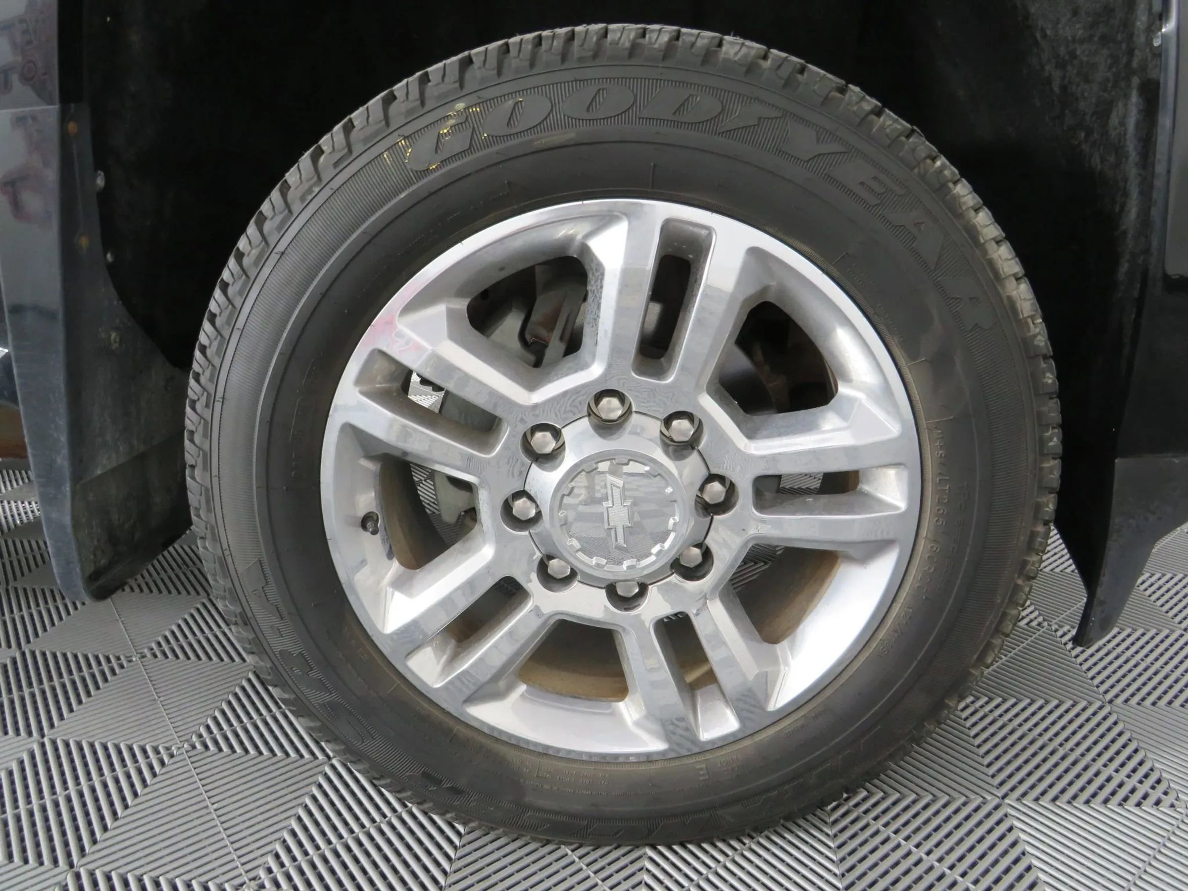Used 2018 Chevrolet Silverado 2500 High Country image 44