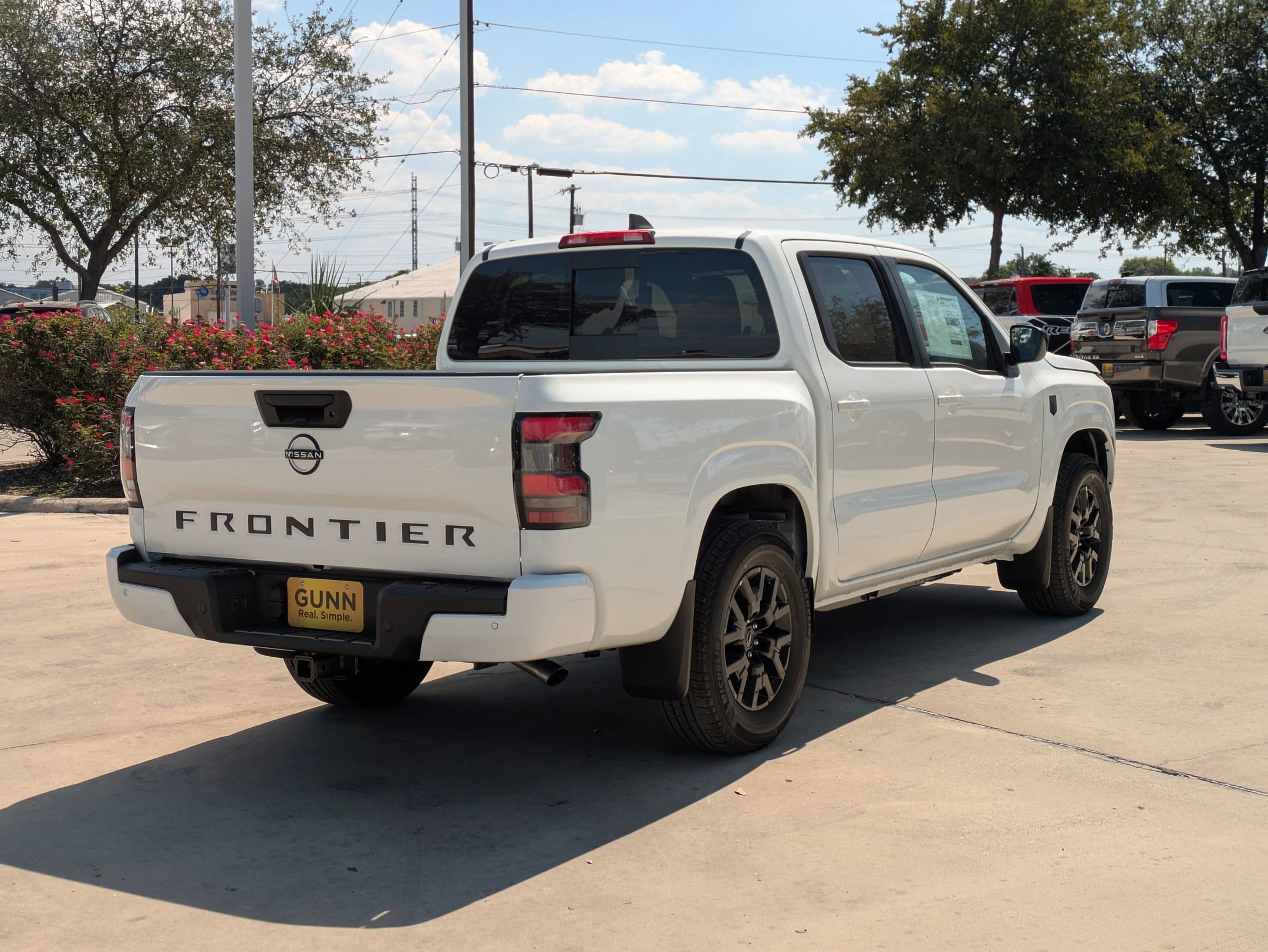 New 2026 Nissan Frontier SV image 3