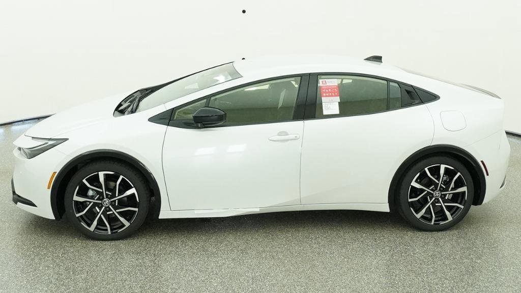 New 2026 Toyota Prius Plug-In Hybrid FWD image 19