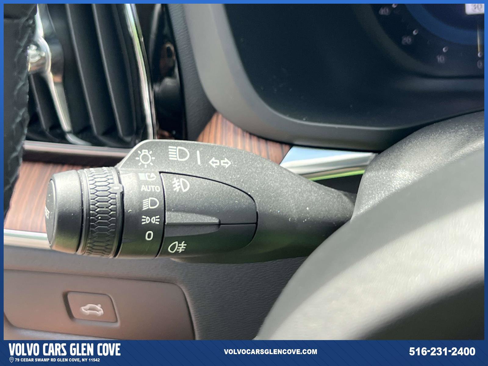 Used 2023 Volvo XC60 B5 Plus w/ Climate Package AWD/4WD image 22